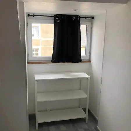 Maison Charmante En Centre-ville De Valognes, Pour 10 Pers * Валонь