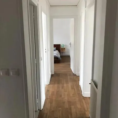 Maison Charmante En Centre-ville De Valognes, Pour 10 Pers Дом отдыха