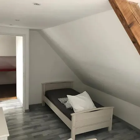 Сasa de vacaciones Maison Charmante En Centre-ville De Valognes, Pour 10 Pers