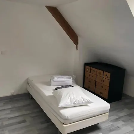 Сasa de vacaciones Maison Charmante En Centre-ville De Valognes, Pour 10 Pers *