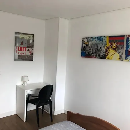 Maison Charmante En Centre-ville De Valognes, Pour 10 Pers Valognes