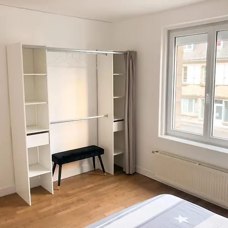 Сasa de vacaciones Maison Charmante En Centre-ville De Valognes, Pour 10 Pers Valognes