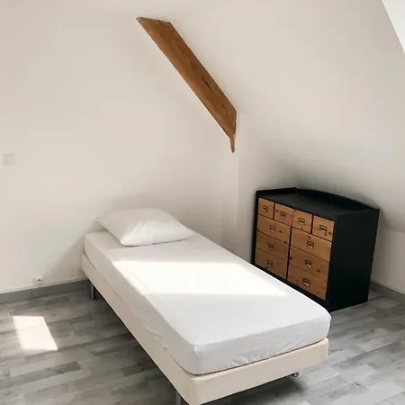 Сasa de vacaciones Maison Charmante En Centre-ville De Valognes, Pour 10 Pers *
