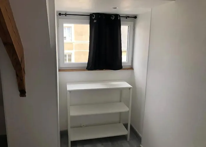 Maison Charmante En Centre-ville De Valognes, Pour 10 Pers * Valognes