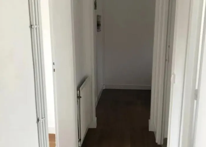 Maison Charmante En Centre-ville De Valognes, Pour 10 Pers Holiday home *