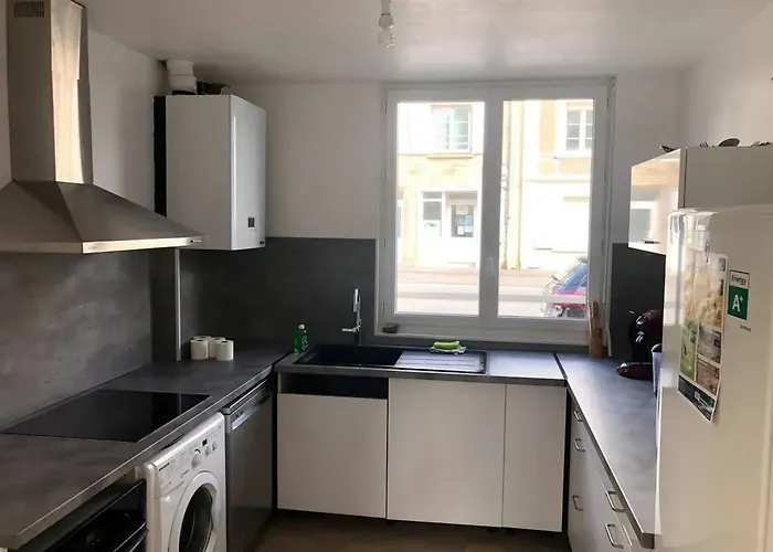 Maison Charmante En Centre-ville De Valognes, Pour 10 Pers *