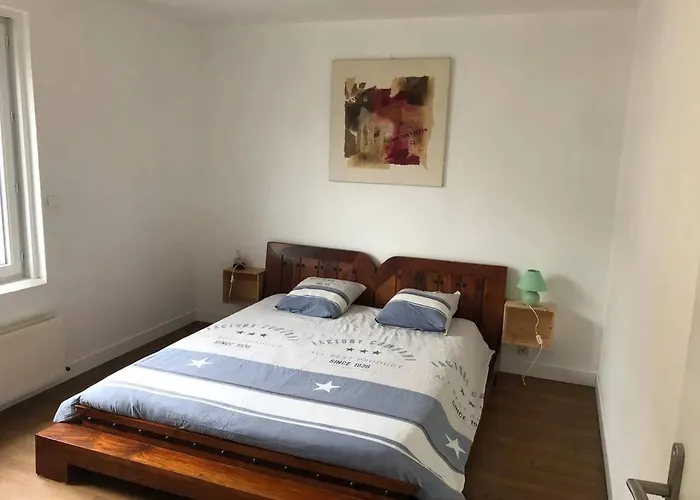 Maison Charmante En Centre-ville De Valognes, Pour 10 Pers