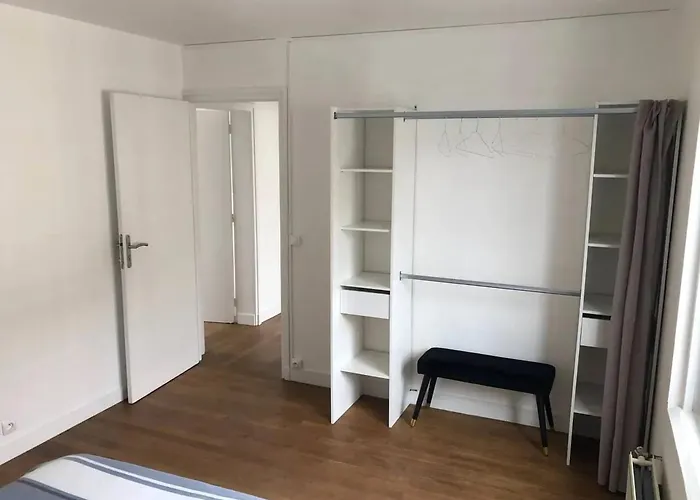 Maison Charmante En Centre-ville De Valognes, Pour 10 Pers Holiday home *