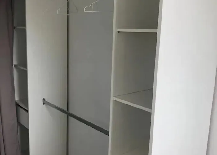 Holiday home Maison Charmante En Centre-ville De Valognes, Pour 10 Pers Valognes