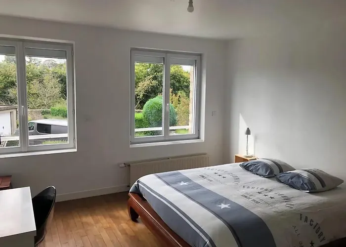 Holiday home Maison Charmante En Centre-ville De Valognes, Pour 10 Pers